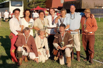 A tradicionális sportok egyik kiemelkedő ágát képviseli a Nyílegyenes Íjász Club